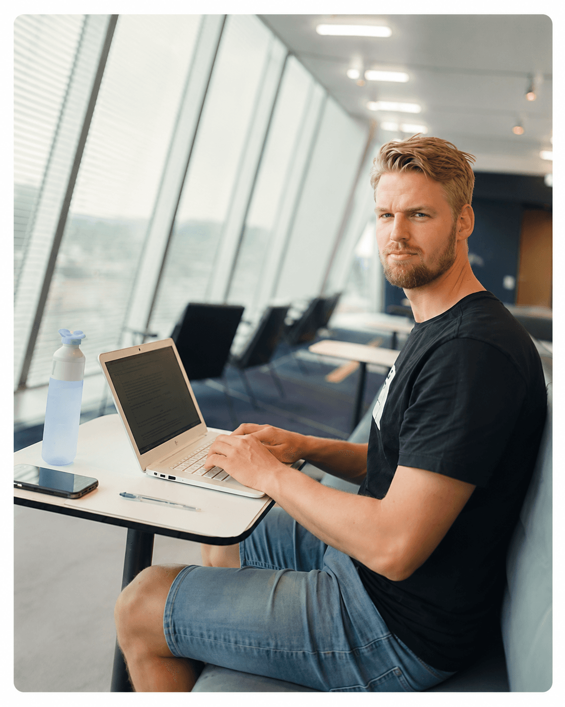 Praktisch werken met ChatGPT op een laptop